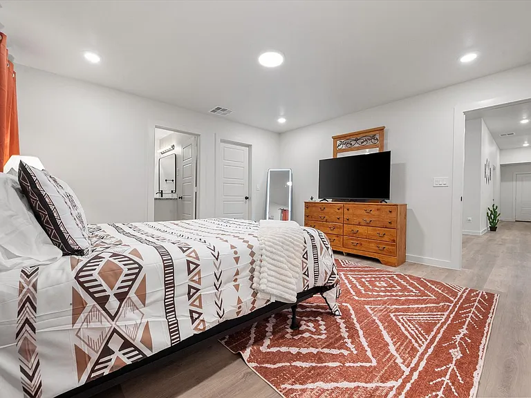 2133 Langford Ave — Photo 30