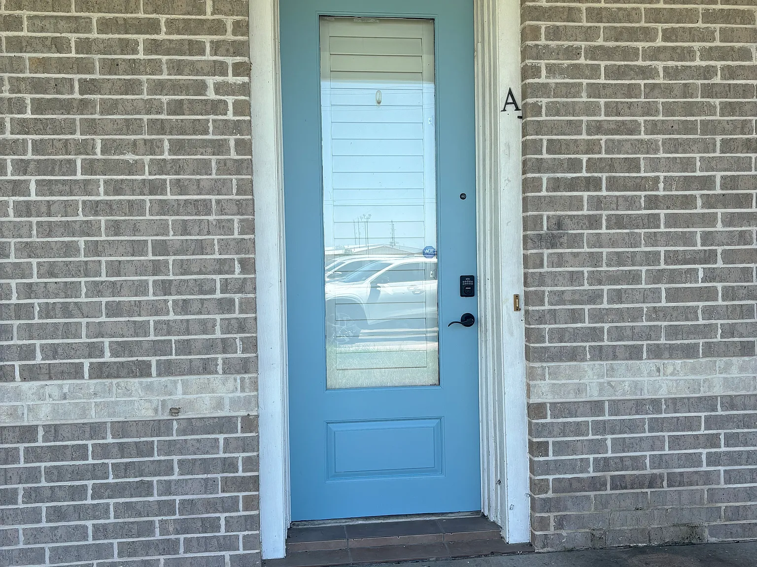 2 bed, 1000 sqft, $1,400 — Photo 2