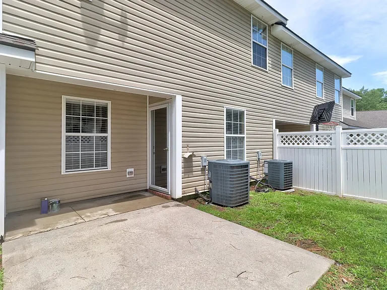1014 Towne Park Dr — Photo 22