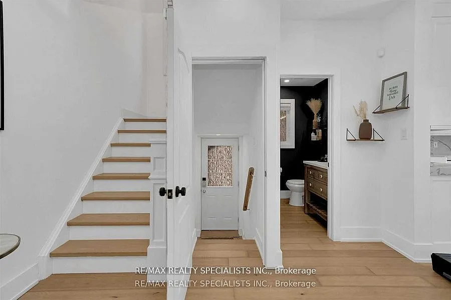 2 bed, $1,900 — Photo 2