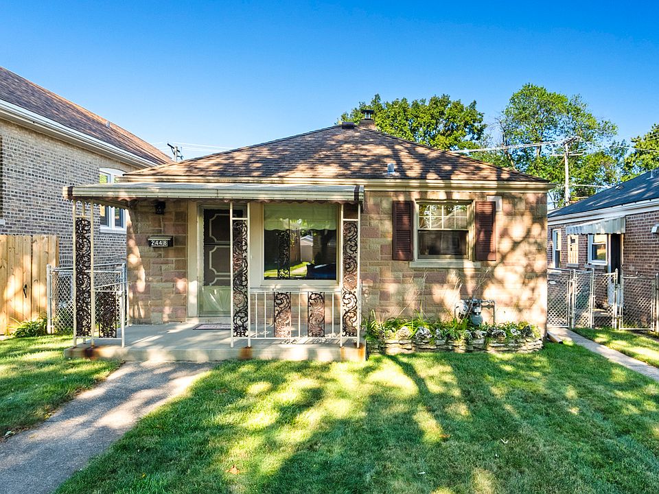 2nd image of 2448 Maple St
