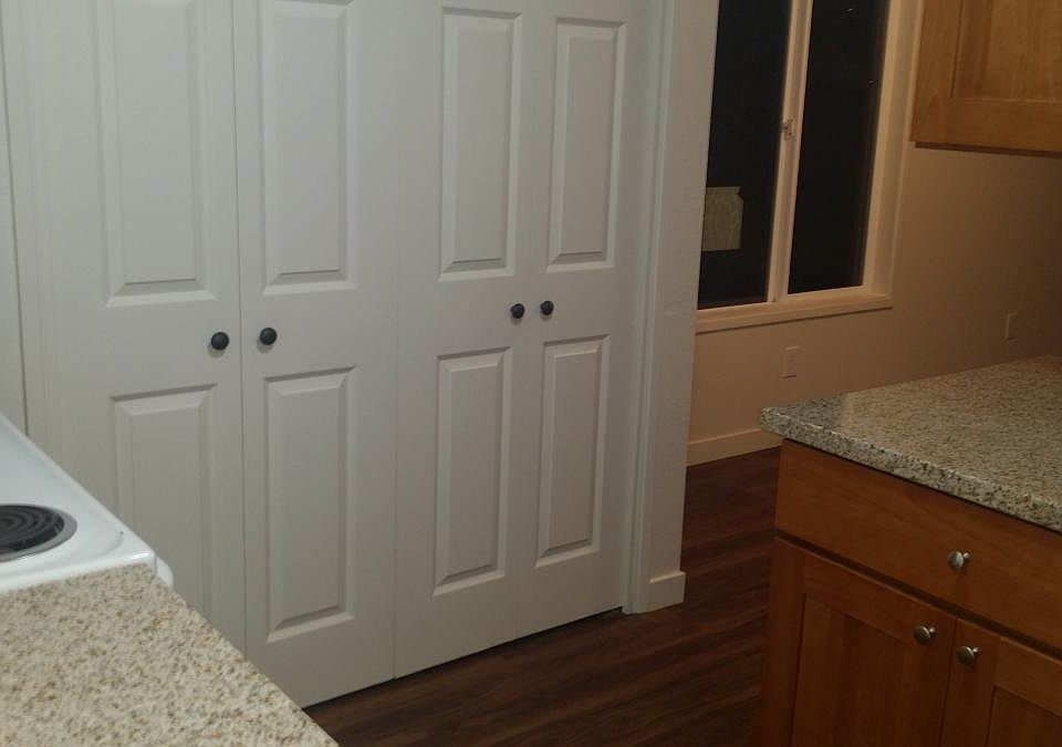 KITCHEN LAUNDRY CLOSET