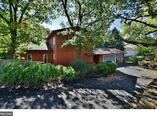 9375 Cedar Lake Rd S, Minneapolis, MN 55426