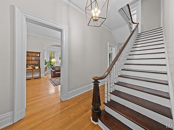 5th image of 549 E 12th St