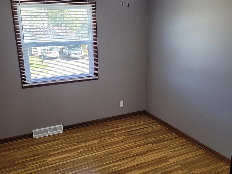 4712 Western Ave — Photo 10