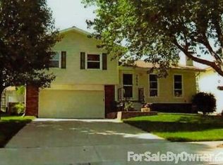 7555 Polk St, Ralston, NE 68127