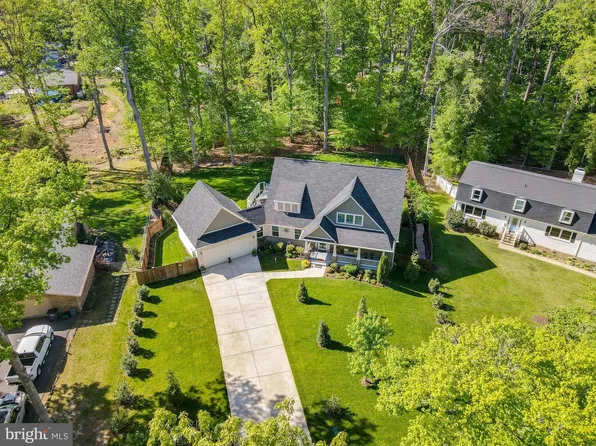 3229 Riverview Dr, Triangle, VA 22172