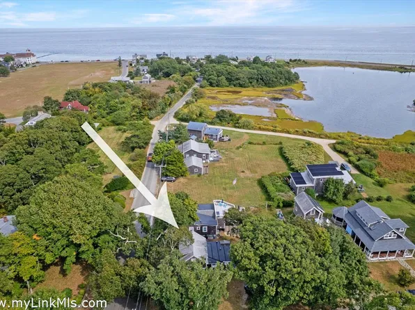 50 Canonicus Ave, Oak Bluffs, MA 02557