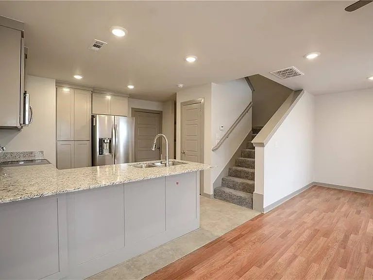 3428 SW Vel Mews — Photo 5