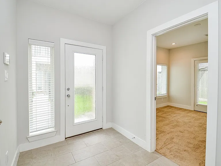 5903 Val Verde St #D — Photo 16