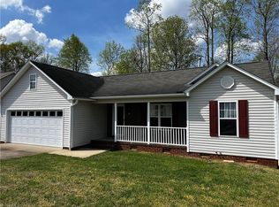 627 Fernway Dr, Burlington, NC 27217