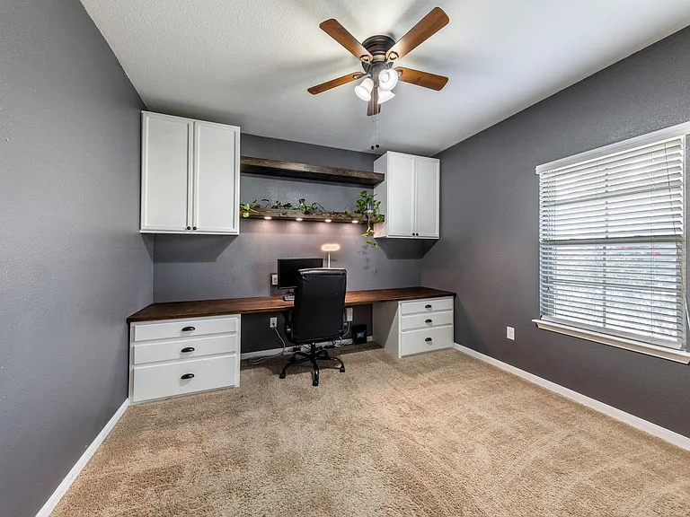 925 Woodduck Trl — Photo 36