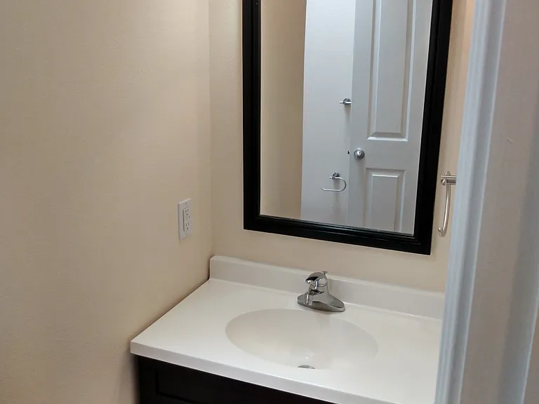 1512 Gold Ave SE #E — Photo 13