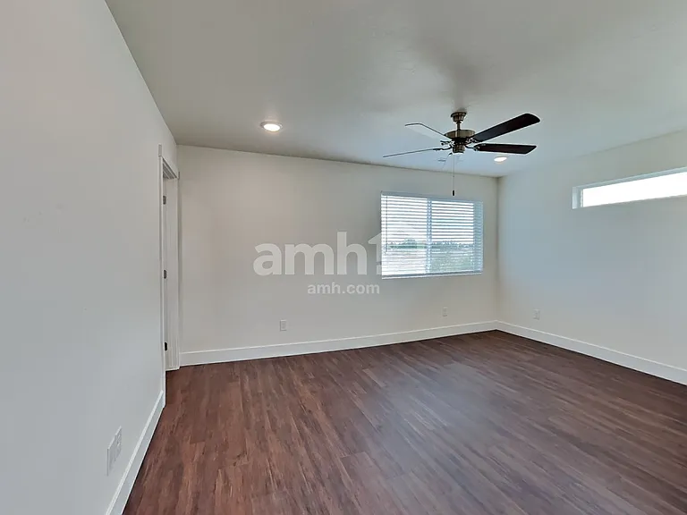 1320 N Alderleaf Ave — Photo 10