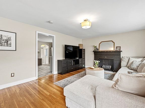 5th image of 3 Pickard Ln