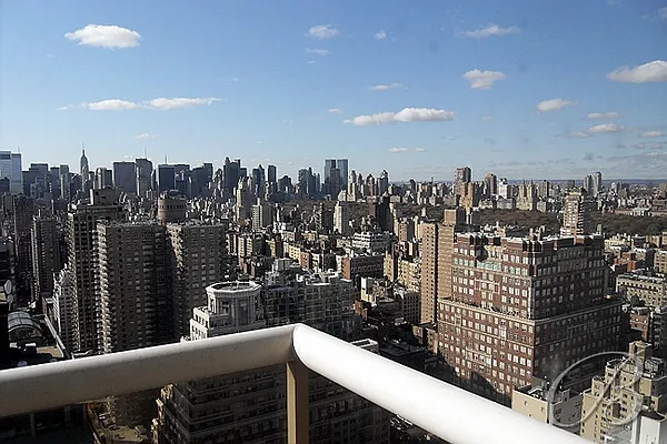 Sold by Bellmarc Realty | media 2