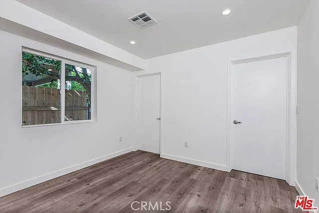 10916 Hesby St — Photo 24