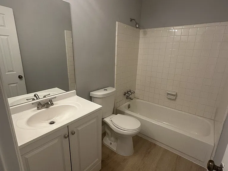 1016 Huntington Trce SE — Photo 16