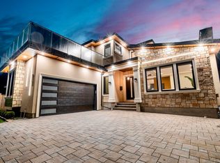 17223 60th Ave, Surrey, BC V3S 1T7