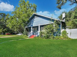 1111 N Thompson St, Conroe, TX 77301