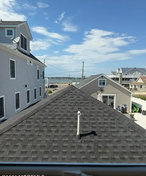 445 E Bayview Ave — Photo 26