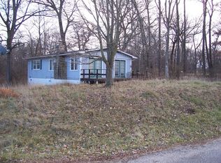 2 Carribean Dr, Putnam, IL 61560