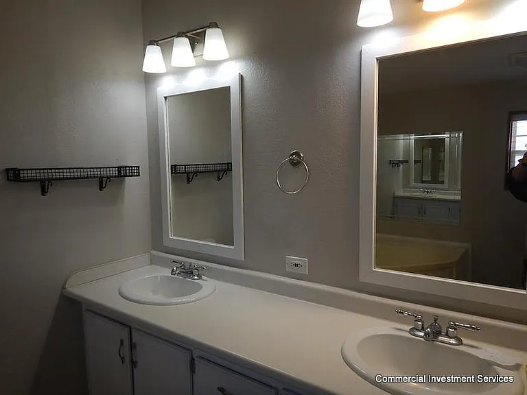 1328 Bridle Dr — Photo 14