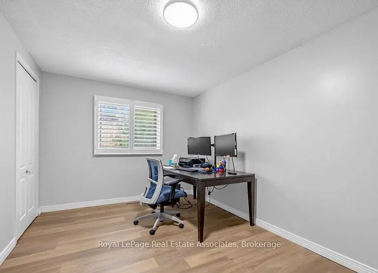 6760 Dolmage Ct — Photo 16