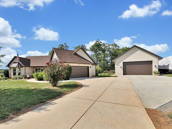 2nd image of 199 Holly Ct