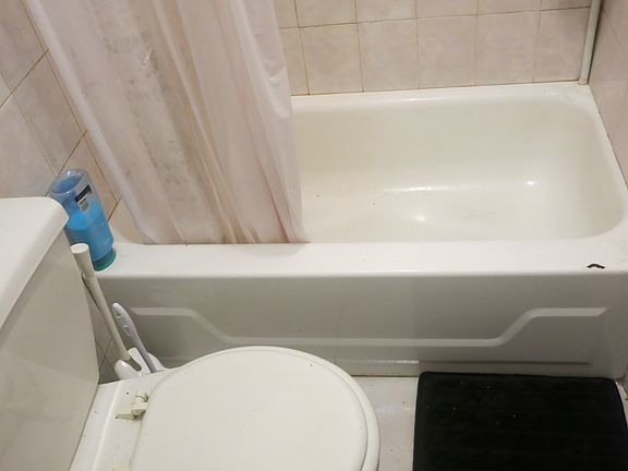 4th image of 220 Boerum St APT 2R