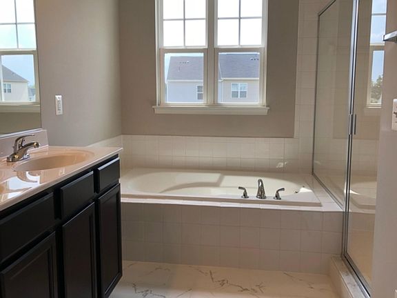 4th image of 254 Northumberland Dr