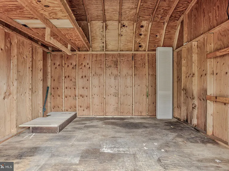 1114 Highwood Rd — Photo 37