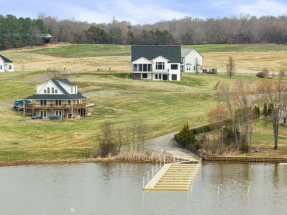 5th image of 20359 Lookout Cir