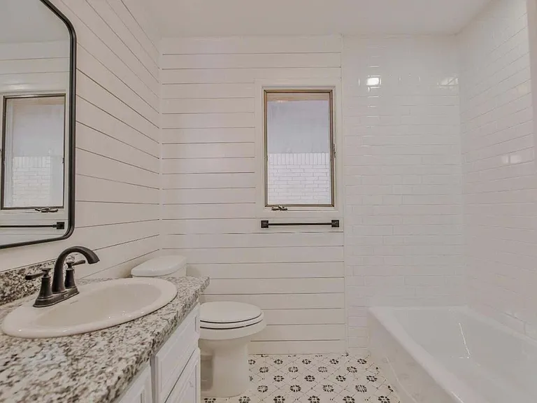 8007 Elmwood Ave — Photo 22