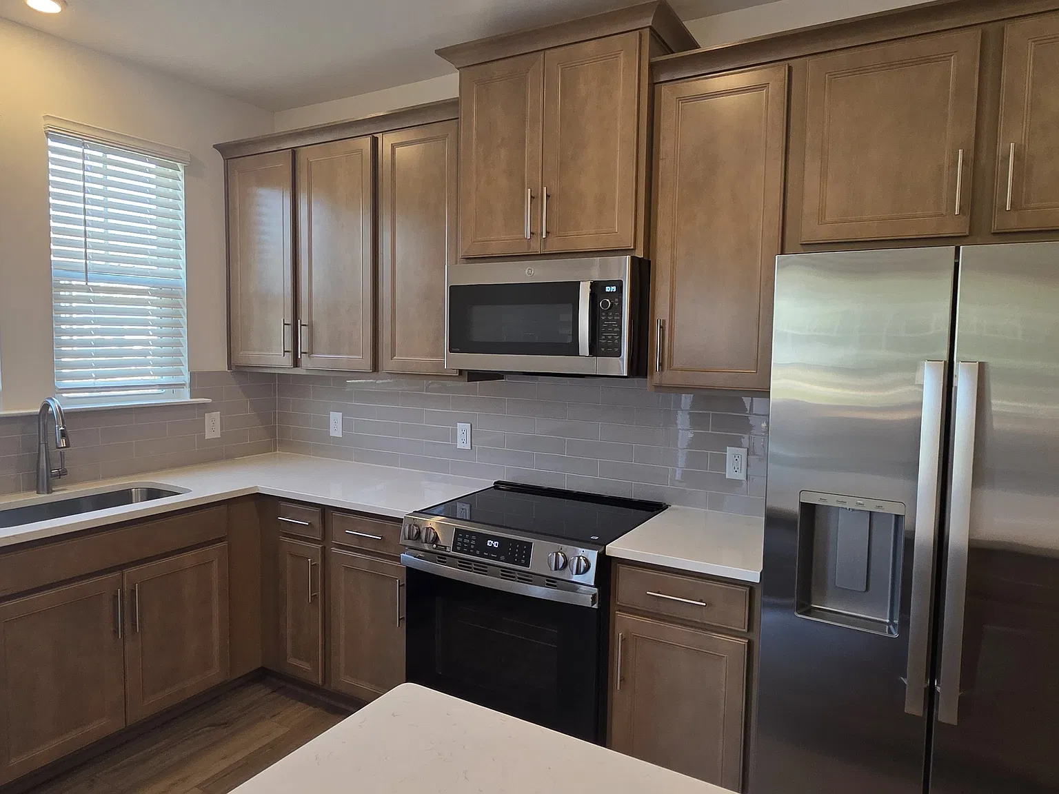 3 bed, 2.5 bath, 1586 sqft, $1,975 — Photo 4