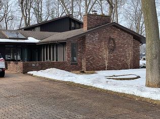 1680 Briarwood Ln, Saint Anne, IL