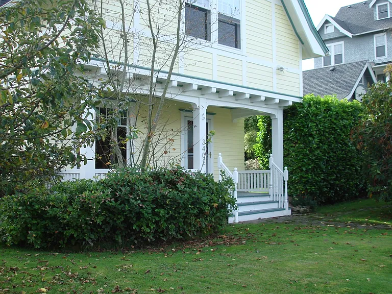 Welcoming Front Porch,
Great for Sitting and Meeting and Greeting your Neighbors.