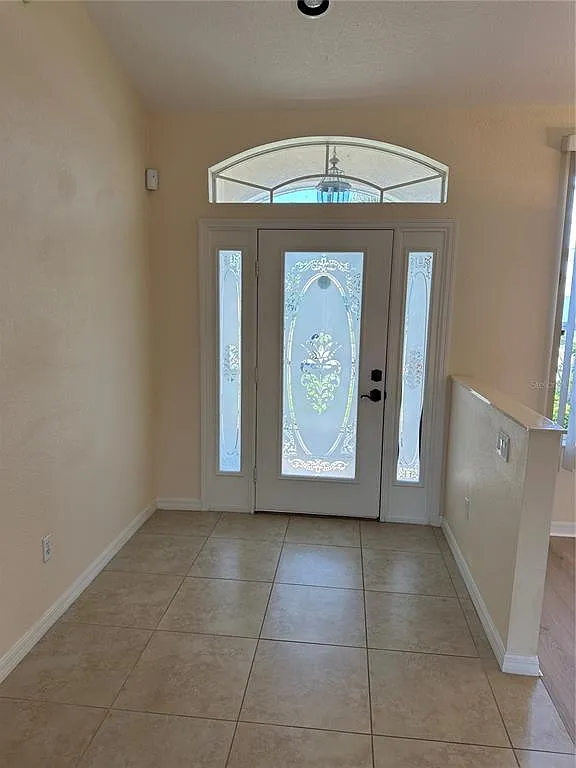3 bed, 2.0 bath, 2048 sqft, $2,200 — Photo 4