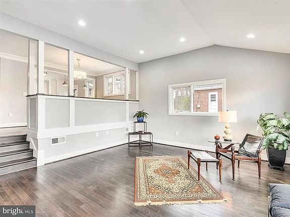 5th image of 921 26th Pl S