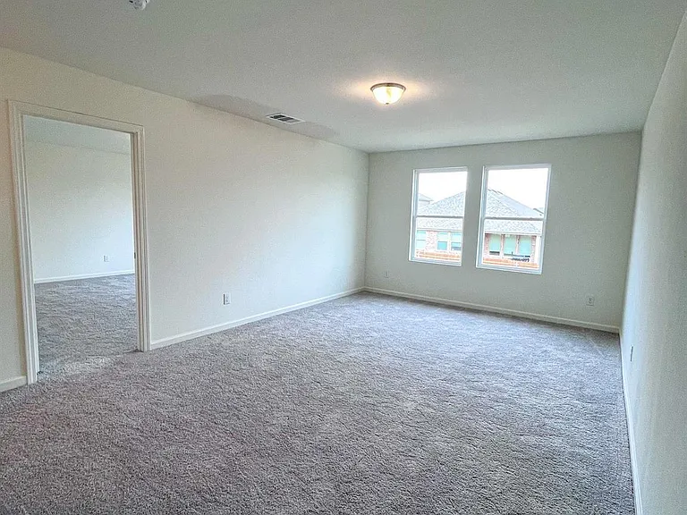 424 Madison Way — Photo 11