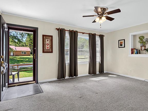 4th image of 204 Camp Dr