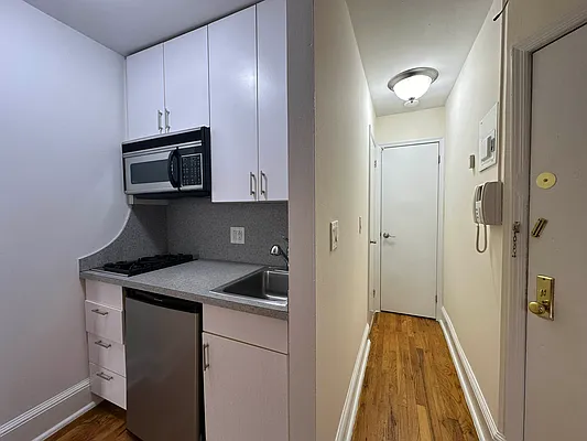 Rented by City Connections Realty | media 16