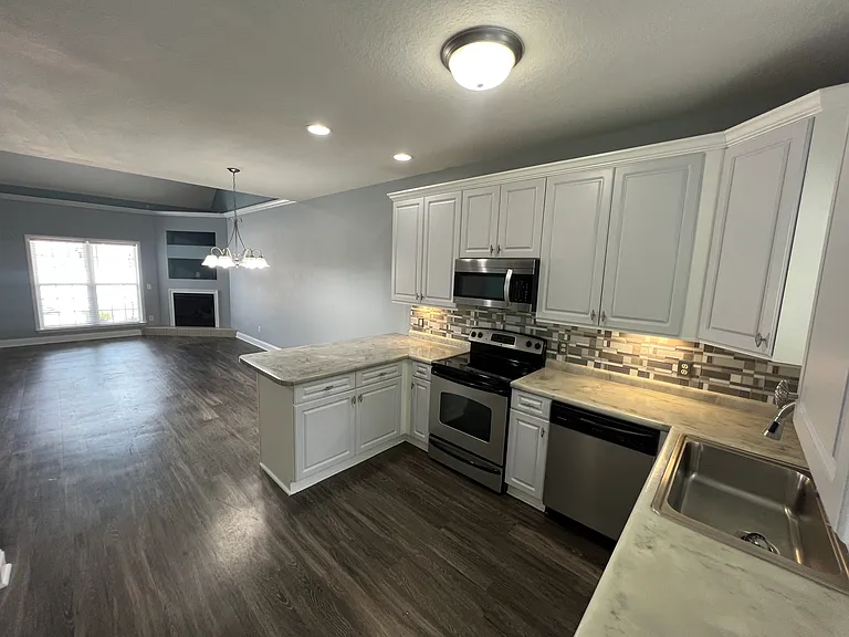 8100 Burkhalter Rd #601 — Photo 7