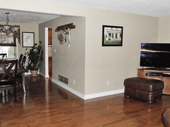 4th image of 82 Granby Pl W