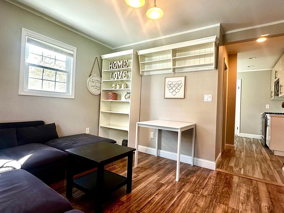 1st image of 17 Naomi St #2