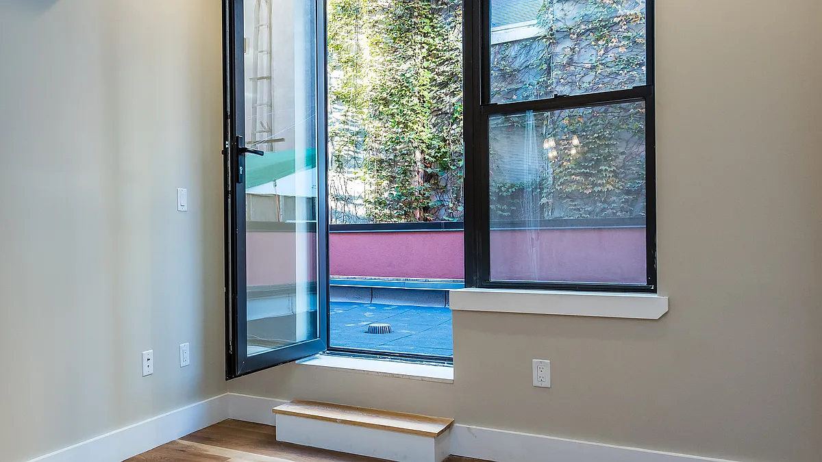 Building Photo - 595 Myrtle Ave #2B