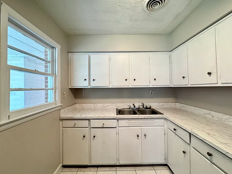 Kitchen with Side Entry