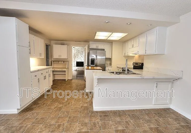 6830 Mellodora Dr — Photo 18