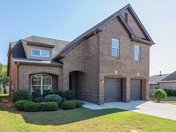3rd image of 347 Glen Cross Way