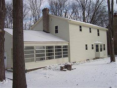 2nd image of 860 Blueberry Hill Dr